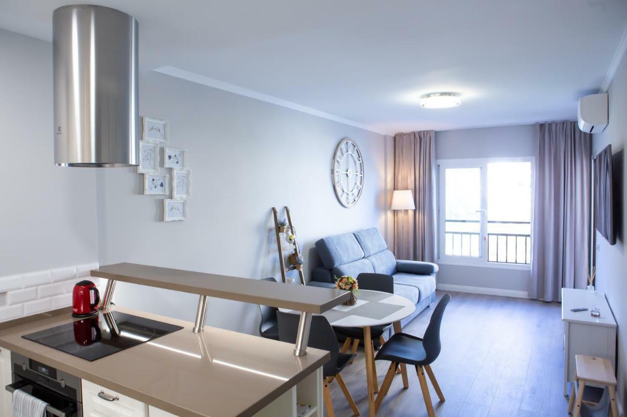Beachfront apartment in Fuengirola NEW Extérieur photo